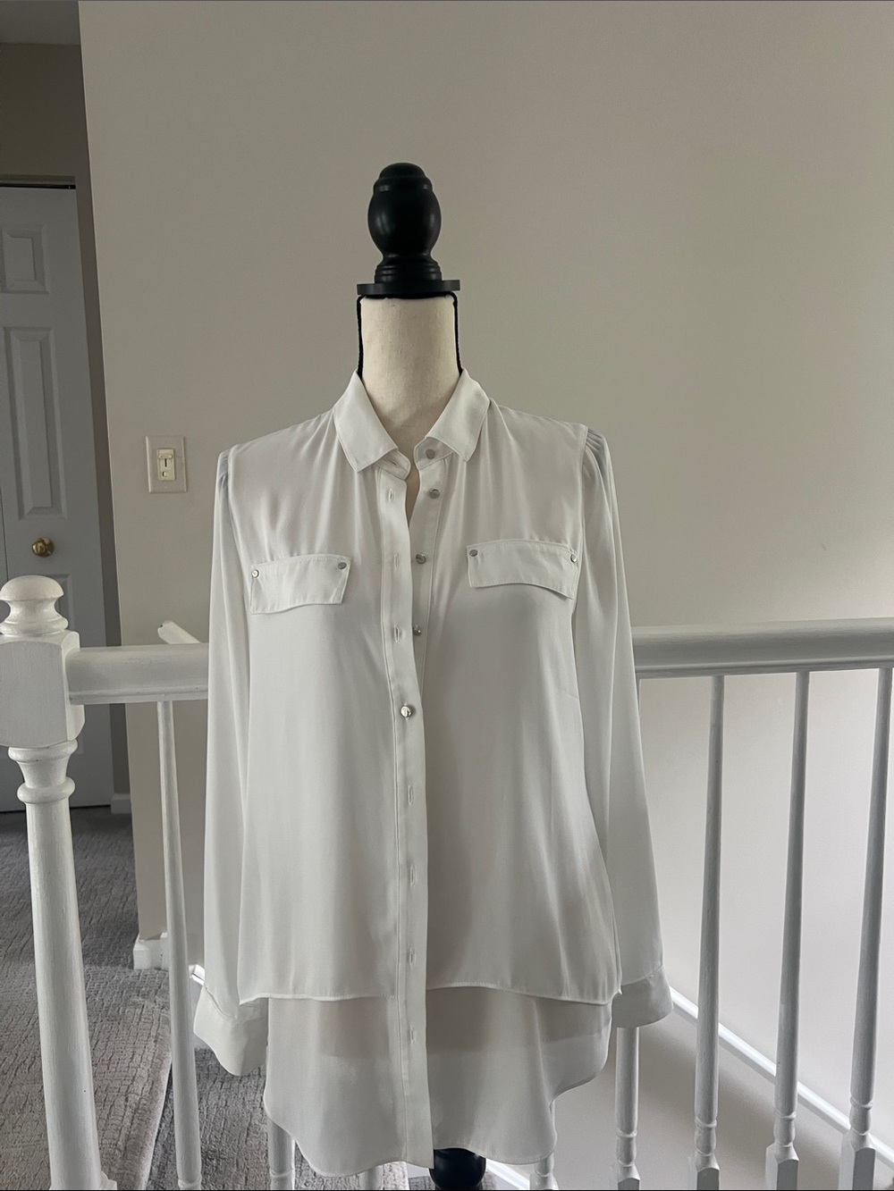 White House Black Market White Button-Front Long Sleeve Blouse